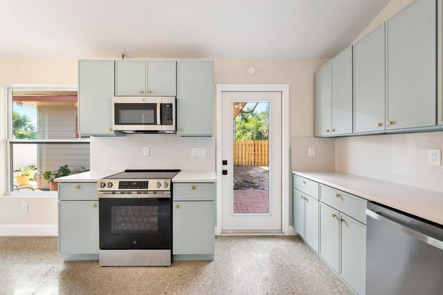 419 64TH AVENUE S, St Petersburg, FL 33705