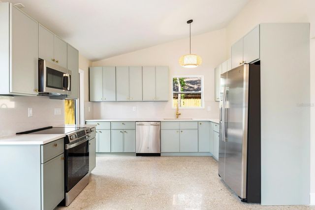 419 64TH AVENUE S, St Petersburg, FL 33705