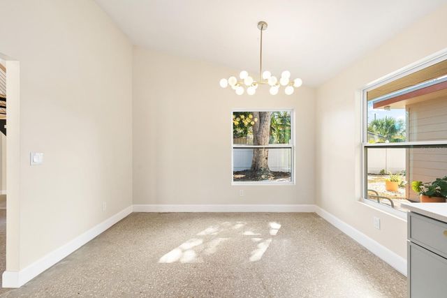 419 64TH AVENUE S, St Petersburg, FL 33705