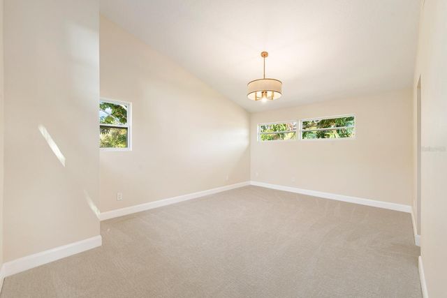 419 64TH AVENUE S, St Petersburg, FL 33705