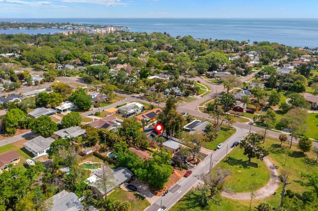 419 64TH AVENUE S, St Petersburg, FL 33705