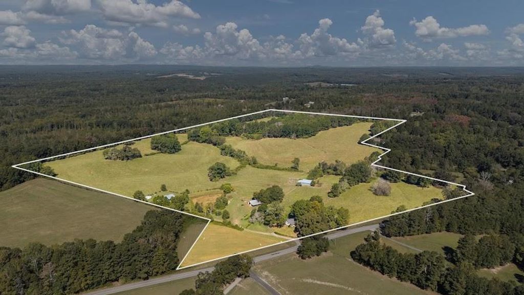 Image 1 of property listing at 880 Burwell Mount Zion Road, Carrollton, GA 30117
