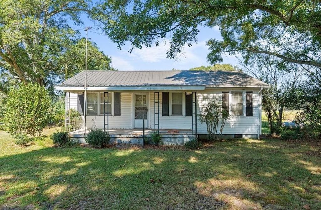 Image 34 of property listing at 880 Burwell Mount Zion Road, Carrollton, GA 30117