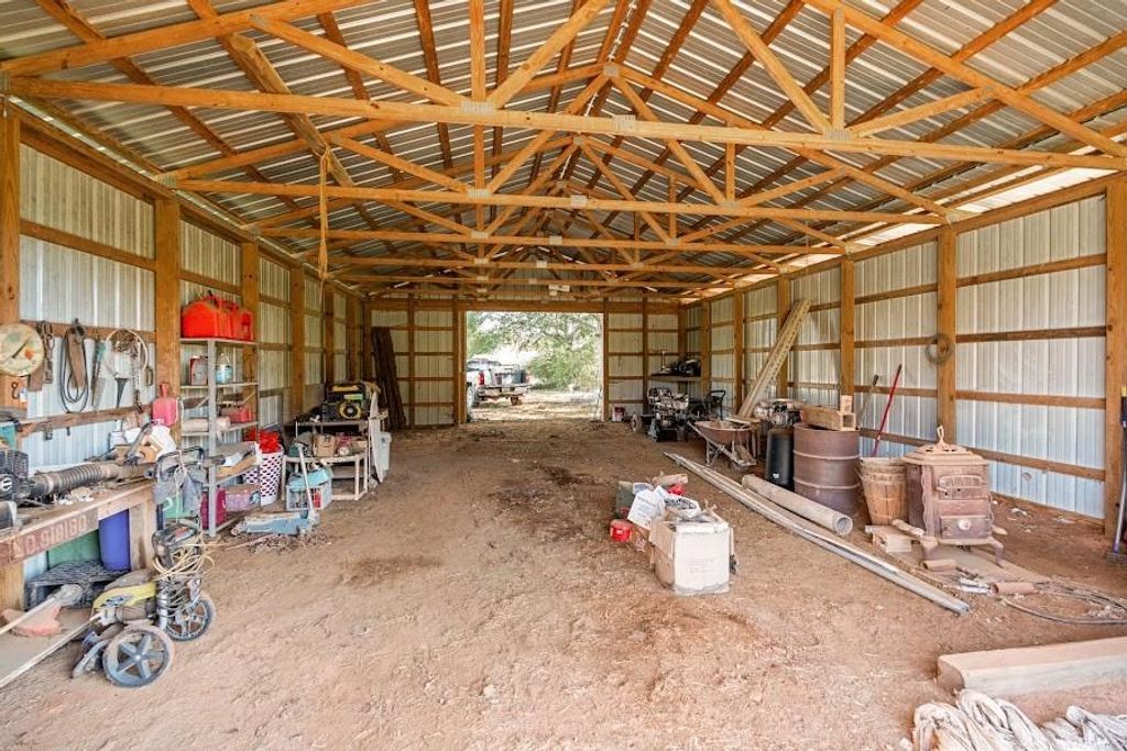 Image 37 of property listing at 880 Burwell Mount Zion Road, Carrollton, GA 30117