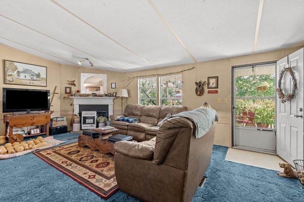 Image 40 of property listing at 880 Burwell Mount Zion Road, Carrollton, GA 30117