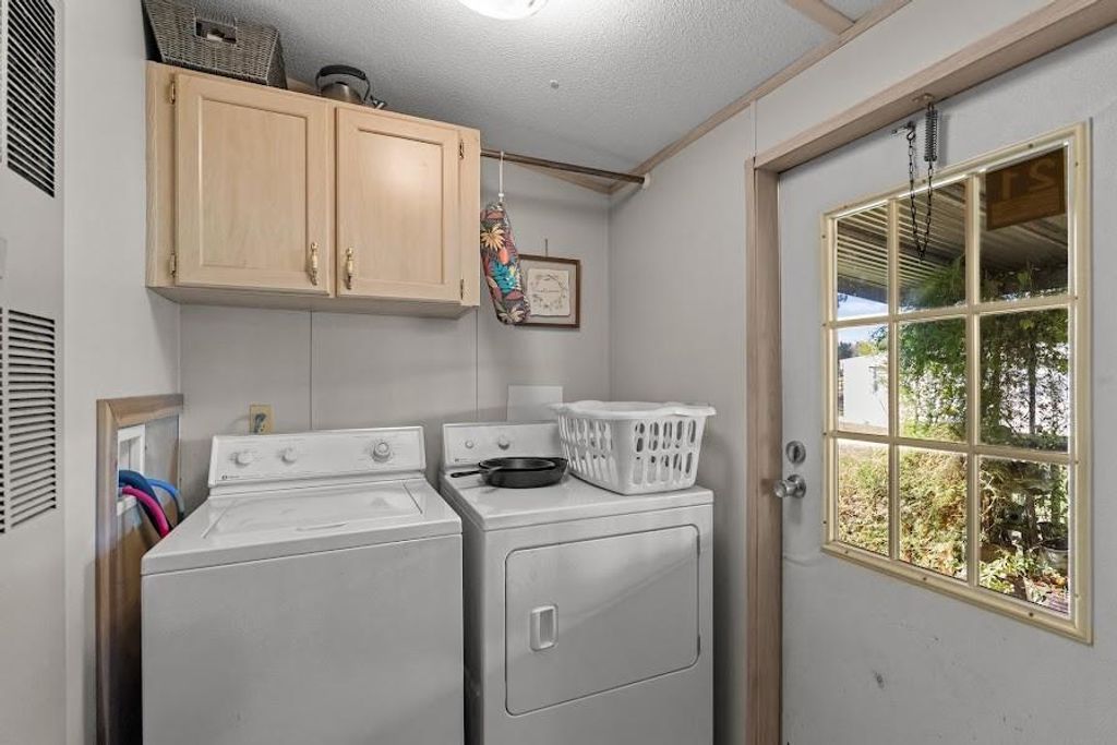 Image 48 of property listing at 880 Burwell Mount Zion Road, Carrollton, GA 30117