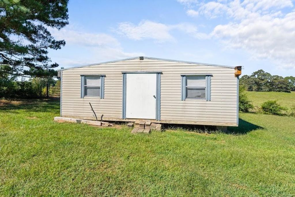 Image 50 of property listing at 880 Burwell Mount Zion Road, Carrollton, GA 30117