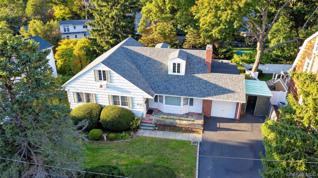 14 Waverly Street, Glen Head, NY 11545 — photo 4