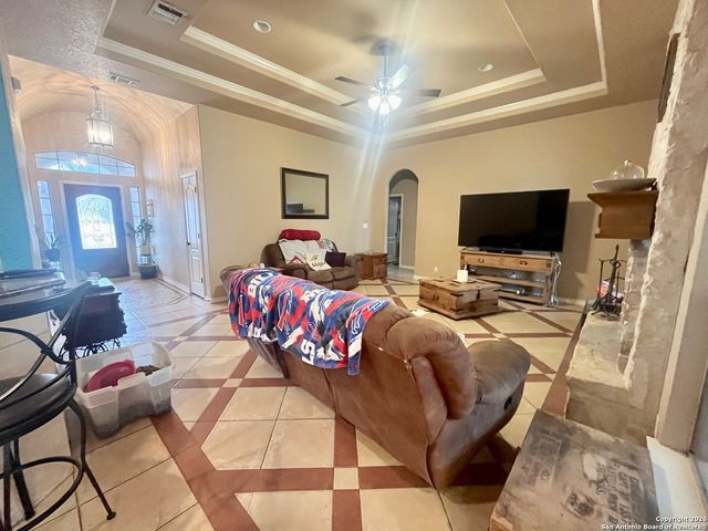 438 Rosewood Dr, La Vernia, TX 78121