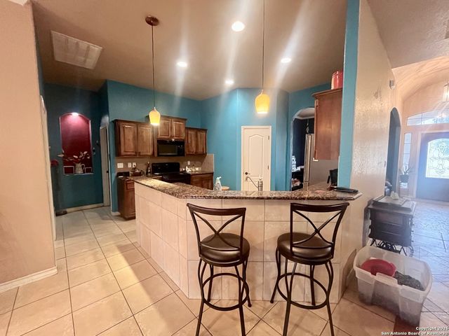 438 Rosewood Dr, La Vernia, TX 78121