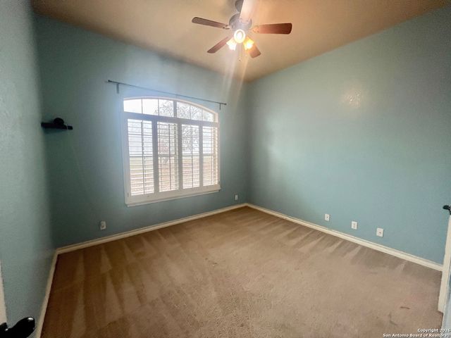 438 Rosewood Dr, La Vernia, TX 78121