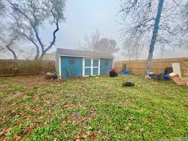 438 Rosewood Dr, La Vernia, TX 78121