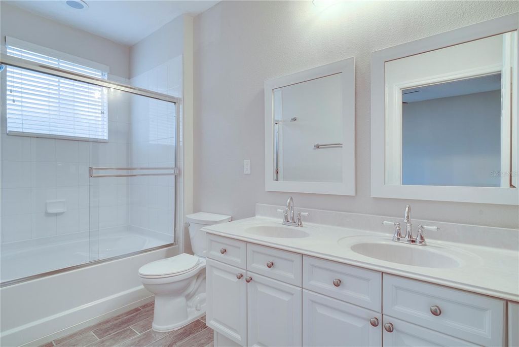 Image 14 of property listing at 11565 MIZZON DRIVE 101/808, Windermere, FL 34786