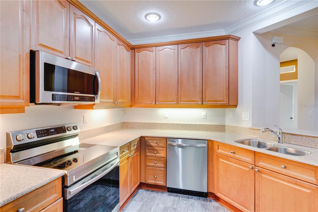 Image 6 of property listing at 11565 MIZZON DRIVE 101/808, Windermere, FL 34786