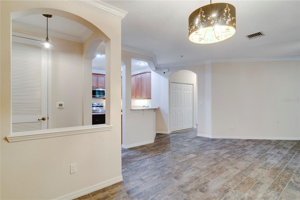 Image 9 of property listing at 11565 MIZZON DRIVE 101/808, Windermere, FL 34786