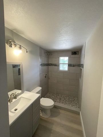 133 3rd Street B, Niceville, FL 32578