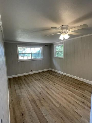 133 3rd Street B, Niceville, FL 32578