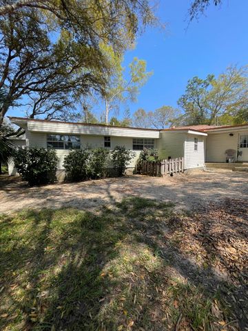 133 3rd Street B, Niceville, FL 32578