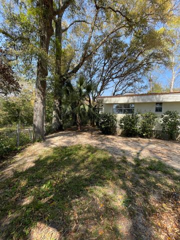 133 3rd Street B, Niceville, FL 32578