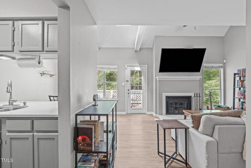 405 Gooseneck Drive B6, Cary, NC 27513