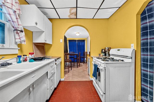 66 Charles Street, Metuchen, NJ 08840