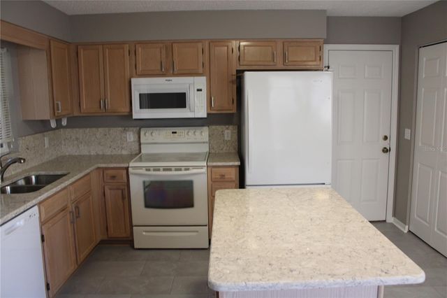 1507 LANTANA COURT, Palmetto, FL 34221