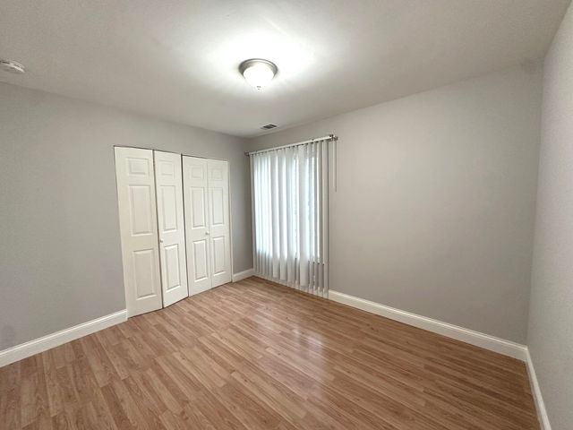 1581 Quaker Lane 107A, Prospect Heights, IL 60070