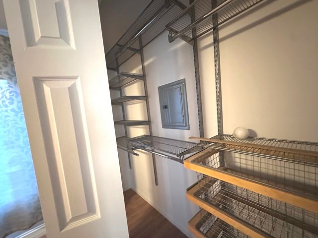 1581 Quaker Lane 107A, Prospect Heights, IL 60070