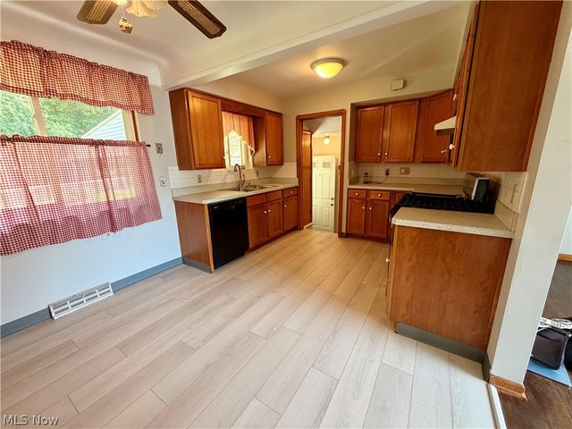 10121 Jasper Road, Cleveland, OH 44111