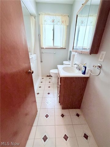10121 Jasper Road, Cleveland, OH 44111