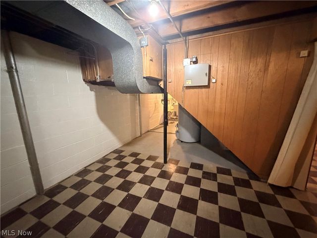 10121 Jasper Road, Cleveland, OH 44111