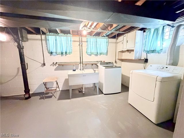 10121 Jasper Road, Cleveland, OH 44111