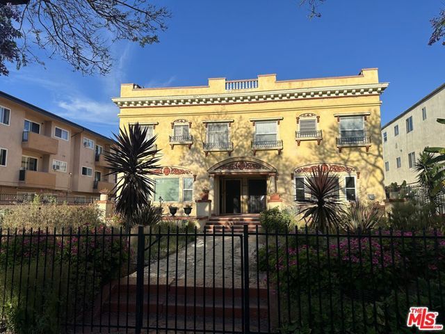 1400 S St Andrews Place, Los Angeles, CA 90019