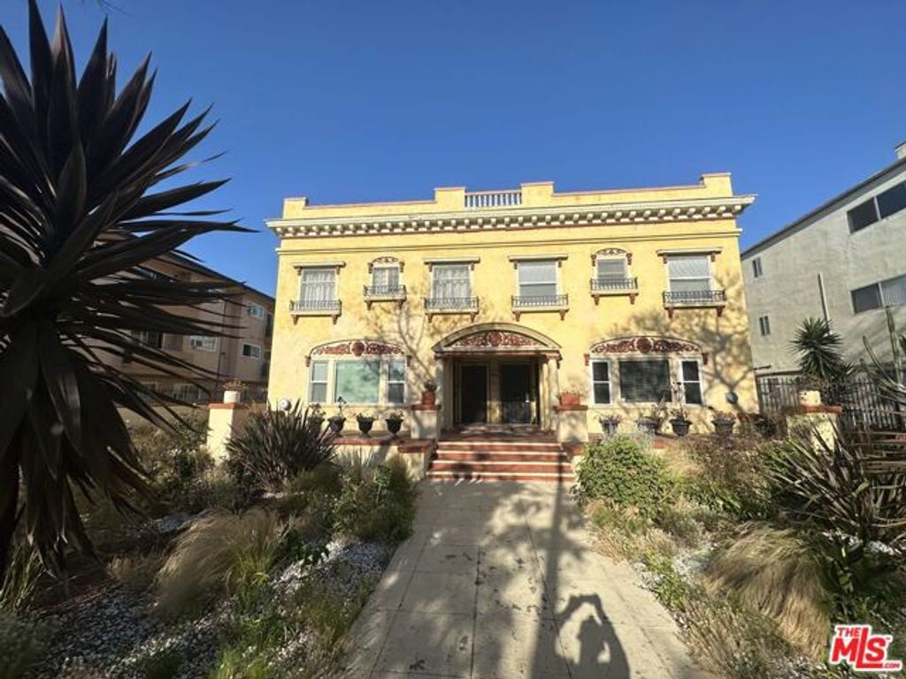 1400 S St Andrews Place, Los Angeles, CA 90019