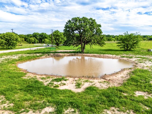 424 County Road 1475, Alvord, TX 76225