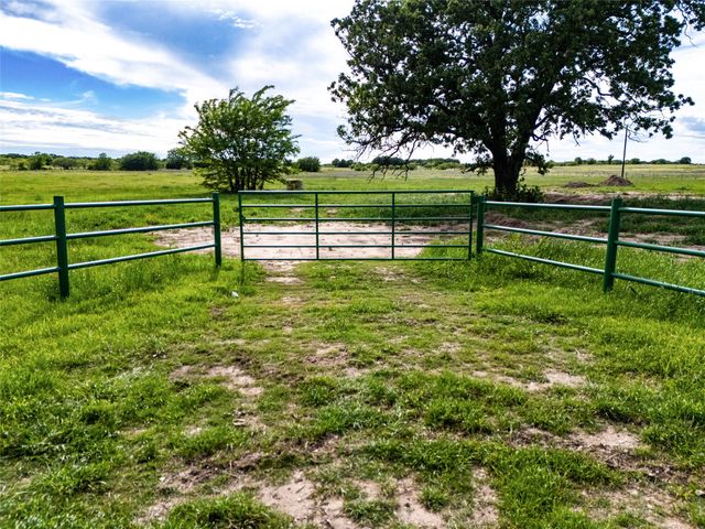 424 County Road 1475, Alvord, TX 76225