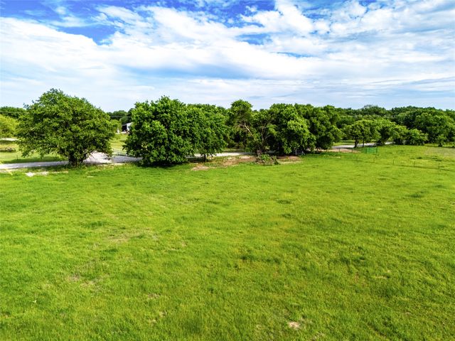 424 County Road 1475, Alvord, TX 76225