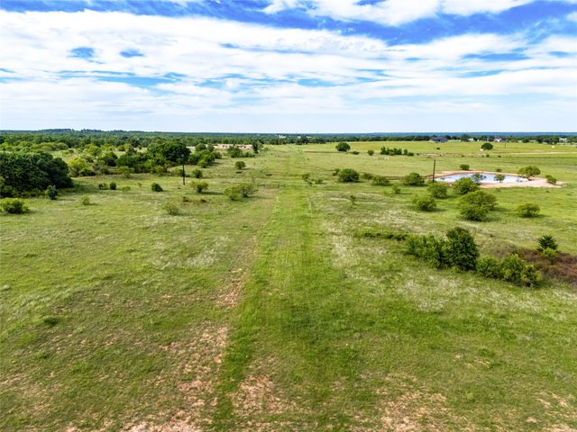 424 County Road 1475, Alvord, TX 76225