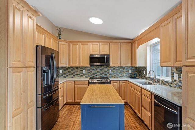 5922 184th Lane SW, Rochester, WA 98579