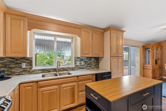 5922 184th Lane SW, Rochester, WA 98579