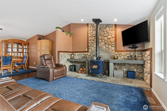 5922 184th Lane SW, Rochester, WA 98579