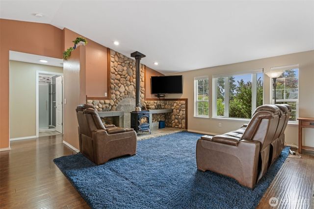 5922 184th Lane SW, Rochester, WA 98579