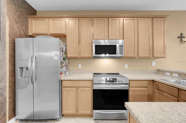 2833 SHADY WILLOW LANE, Oviedo, FL 32765