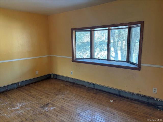 83 Smith Road, Poughkeepsie, NY 12603