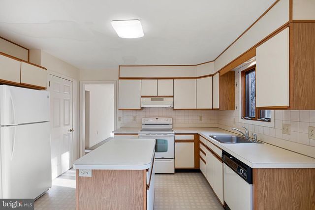 100 CHURCHILL LN, Wilmington, DE 19808