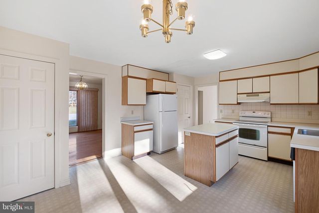 100 CHURCHILL LN, Wilmington, DE 19808