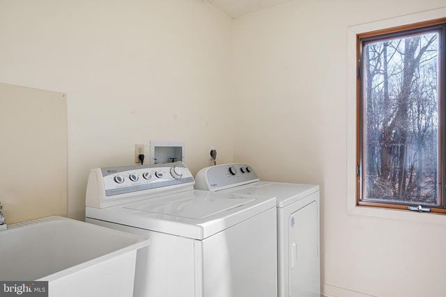 100 CHURCHILL LN, Wilmington, DE 19808