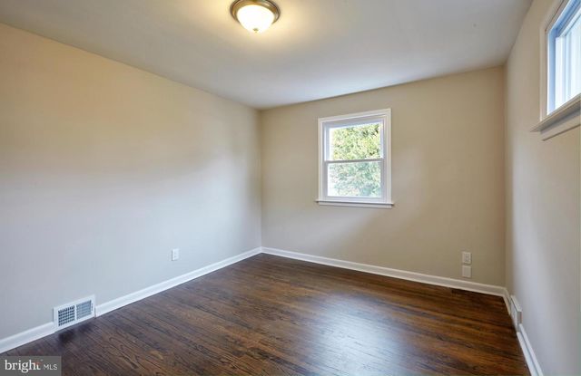 42 RUSSELL RD, Willow Grove, PA 19090