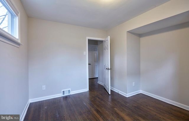 42 RUSSELL RD, Willow Grove, PA 19090