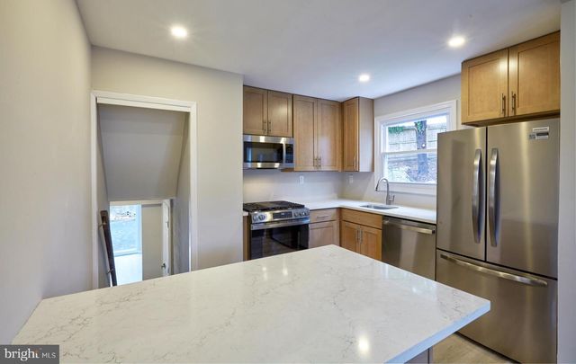 42 RUSSELL RD, Willow Grove, PA 19090